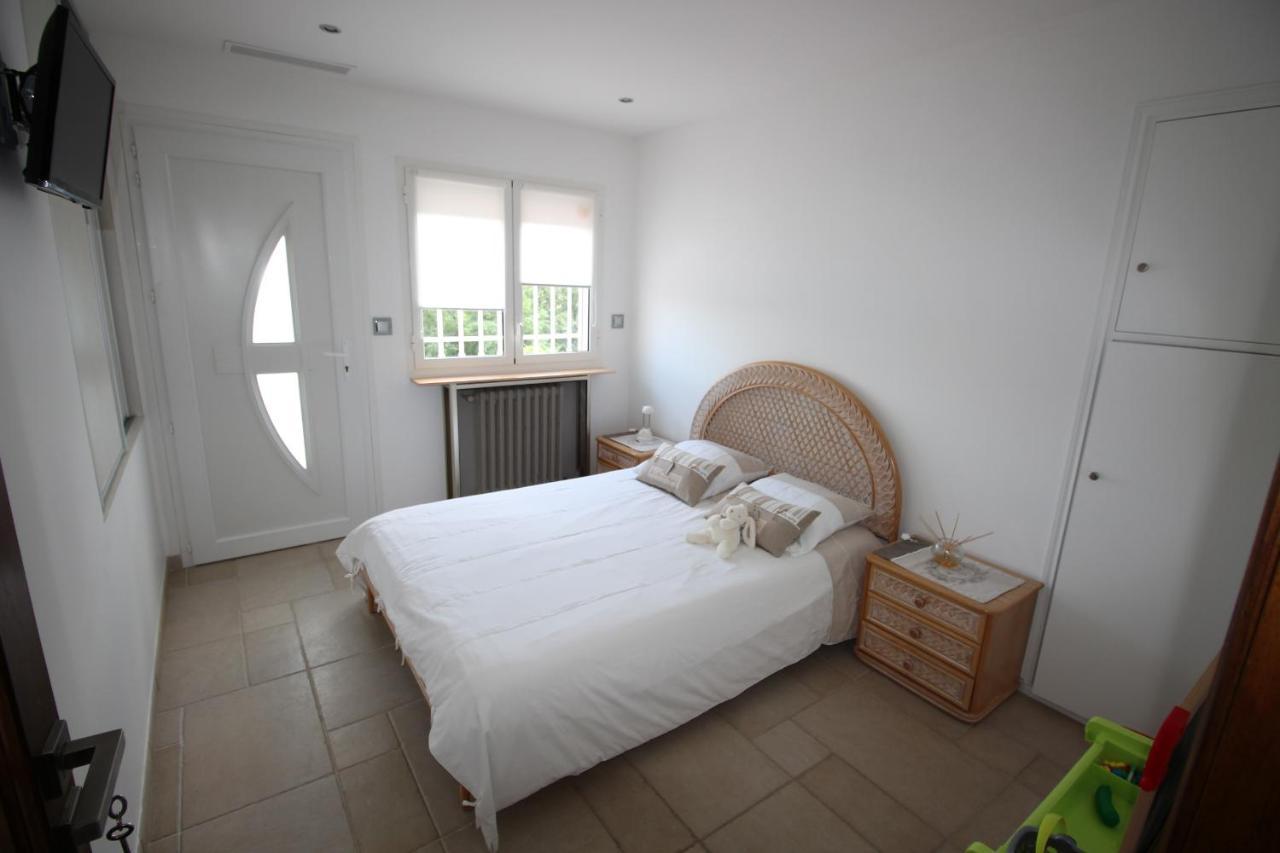 Villa Jalna Chambre, Suites Et Appartement Roquefort-les-Pins Eksteriør bilde