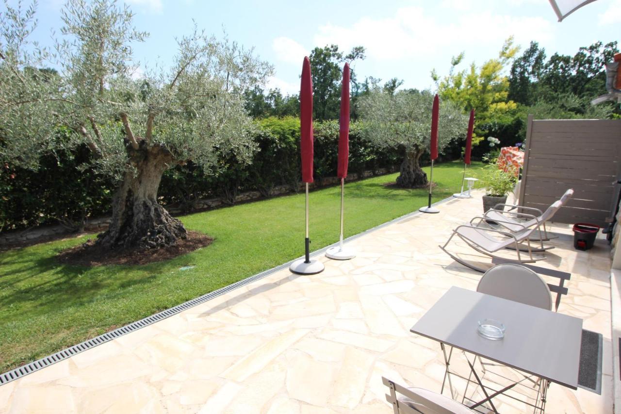 Villa Jalna Chambre, Suites Et Appartement Roquefort-les-Pins Eksteriør bilde