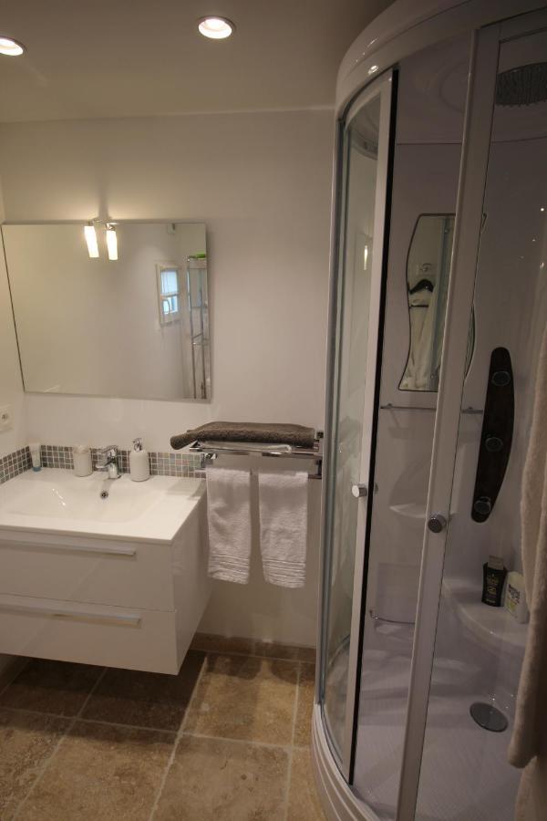 Villa Jalna Chambre, Suites Et Appartement Roquefort-les-Pins Eksteriør bilde