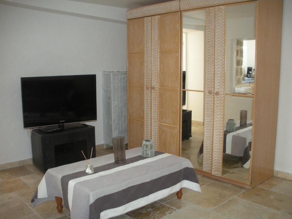 Villa Jalna Chambre, Suites Et Appartement Roquefort-les-Pins Eksteriør bilde