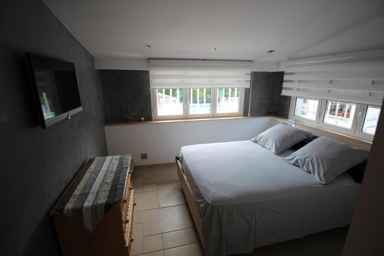 Villa Jalna Chambre, Suites Et Appartement Roquefort-les-Pins Eksteriør bilde